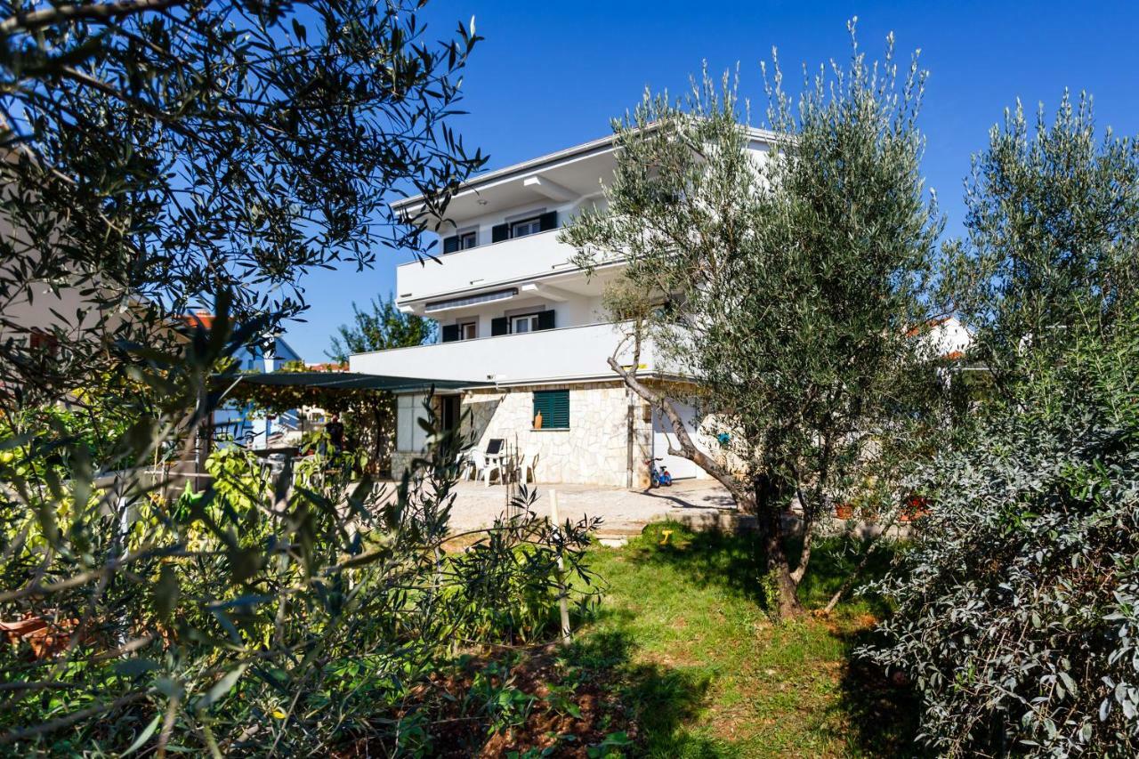 Apartment Anton Krk Town Bagian luar foto
