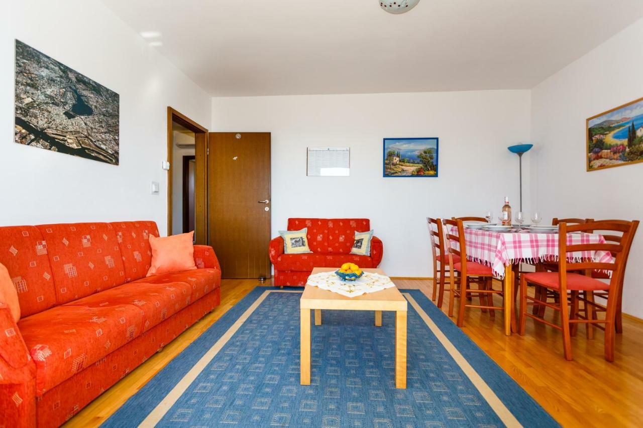 Apartment Anton Krk Town Bagian luar foto