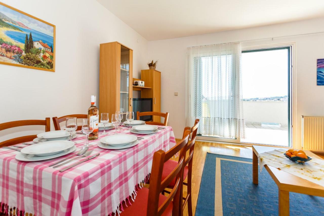 Apartment Anton Krk Town Bagian luar foto